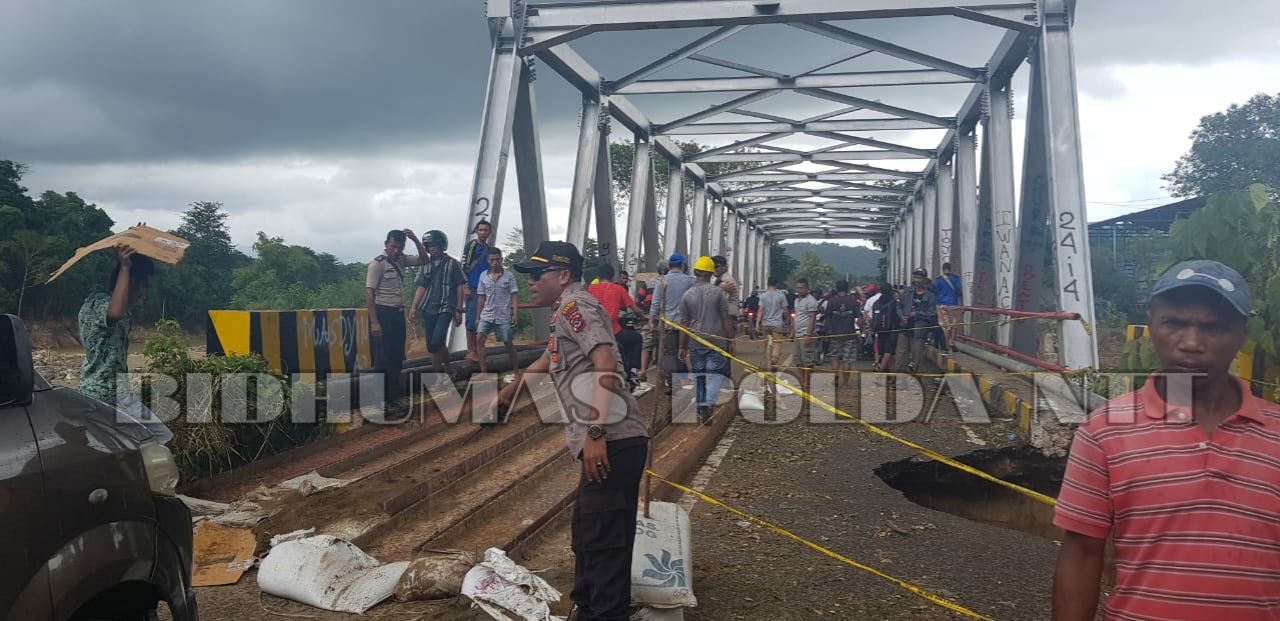 Jajaran Polsek Komodo Lakukan Pengamanan di Lokasi Jembatan Waemese