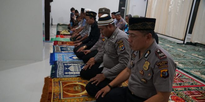 Anggota Muslim Polres Belu Gelar Zikir dan Doa untuk Anggota Yang Bertugas di Jakarta