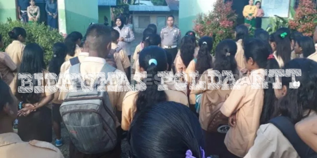 Dalam Rangka Ops Keselamatan Turangga 2019, Personel Lantas Polres Sumba Barat Kunjungi SMA Kristen Weekarao