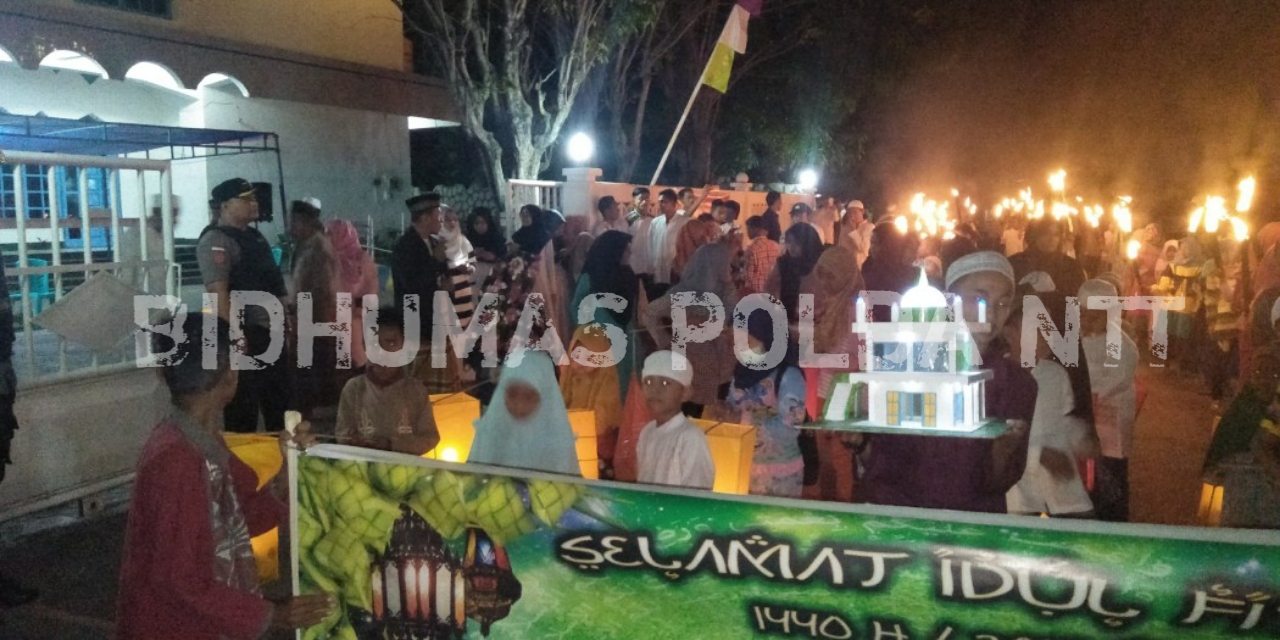 Kapolres Sumba Timur Pimpin Pengamanan Pawai Takbiran Idul Fitri 1440 H di Kota Waingapu