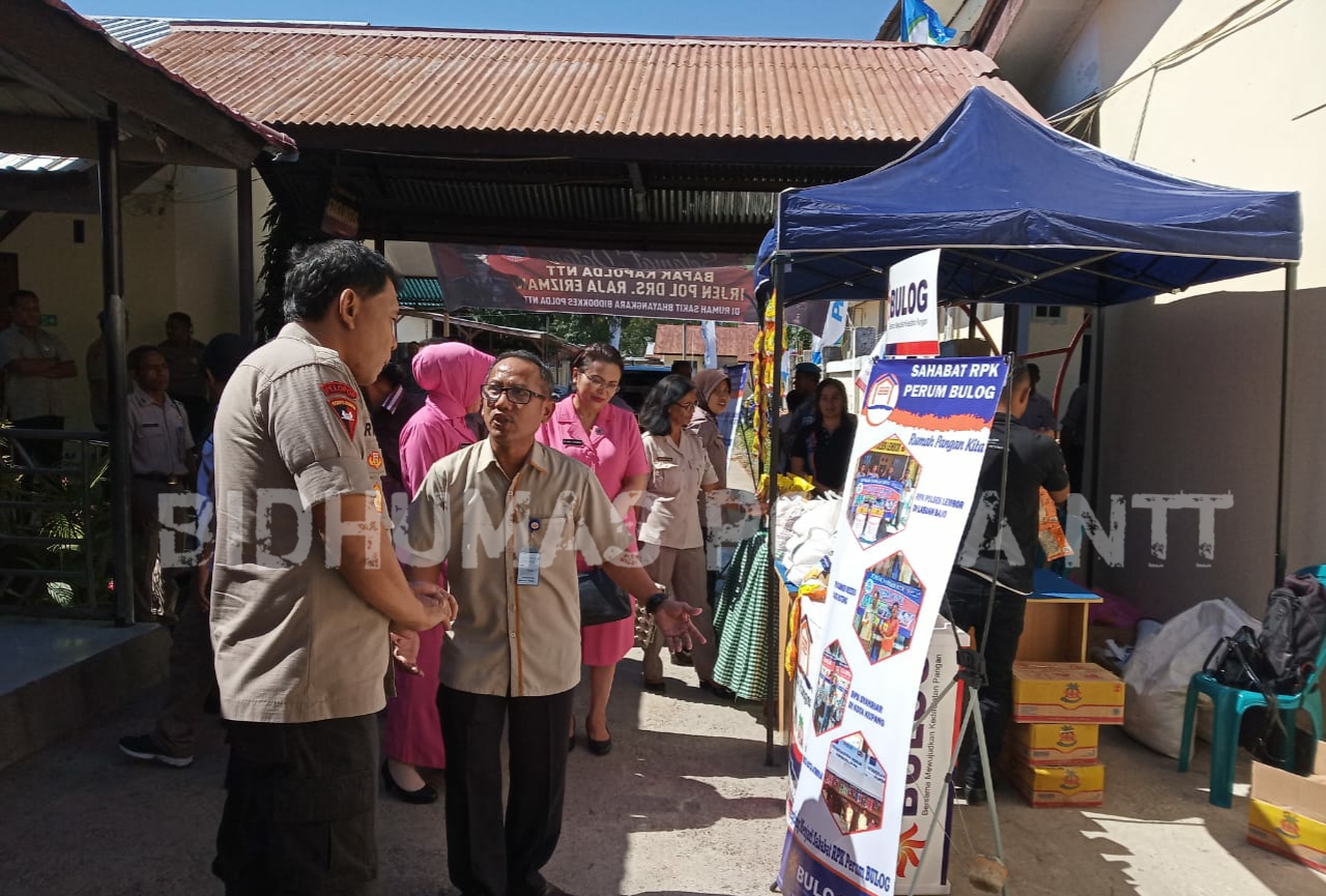 Bhakti Kesehatan Polri dalam rangka HUT Bhayangkara ke-73, Selain Pelayanan Kesehatan juga digelar Bazar Murah