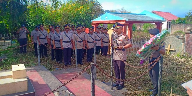 HUT Bhayangkara Ke 73, Polres Ngada Gelar Tabur Bunga di Makam Pejuang Polri