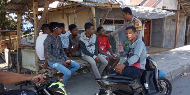 Brigpol Hironimus Winda Karlo Beri Imbau Kamtibmas Pada Pemuda di Desa Binaannya