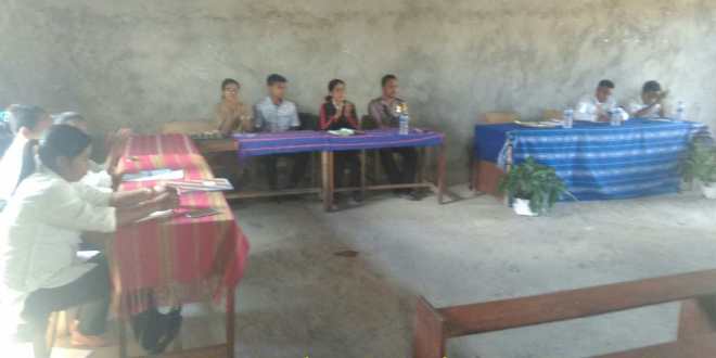 Brigpol Yakobus Hadiri Rapat Pembangunan SMP Gloria Dei Weekura