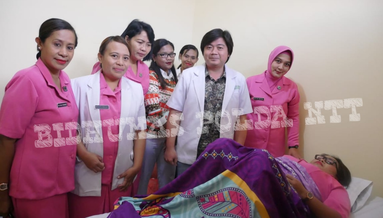 Peringati HKGN Ke-67 Ketua Bhyangkari Cabang Ngada Gelar Pemeriksaan IVA dan Deteksi Kanker Payudara