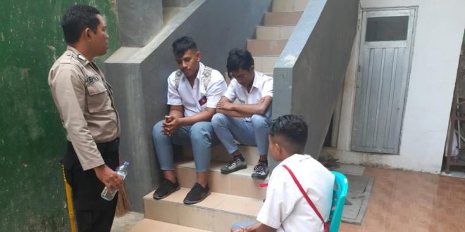 Bhabinkamtibmas Kelurahan Kayuputih Amankan Sekelompok Pelajar Yang Pesta Miras
