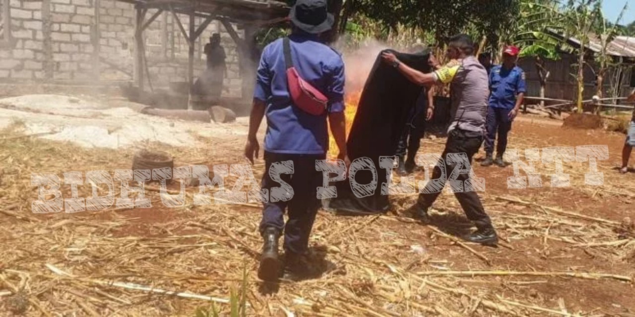 Sigap Tangani Bencana Karhutla, Bripka Arry Ikut Latihan Simulasi Pemadam Kebakaran