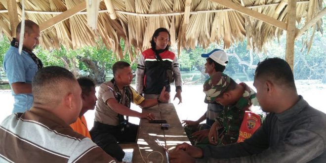 Personel Bhabinkamtibmas Bersama Babinsa Maubesi Laksnakan Patroli di Obyek Wisata Mangrove Ndii Lifu