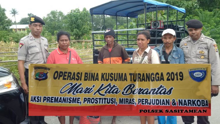 Anggota Polsek Sasitamean Ajak Warga Dusun Fatubesi Perangi Penyakit Masyarakat