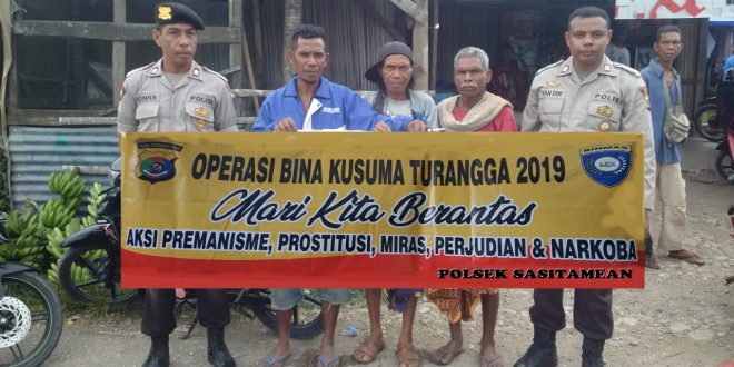 Anggota Polsek Sasitamean Ajak Warga Dusun Fatubesi Perangi Penyakit Masyarakat