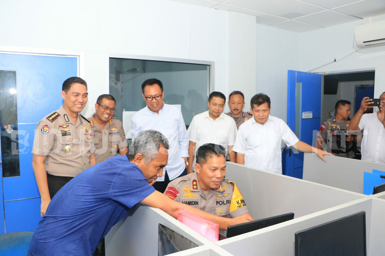 Kapolda NTT Irjen Pol Drs. Hamidin Sambangi Graha Pena Timor Express