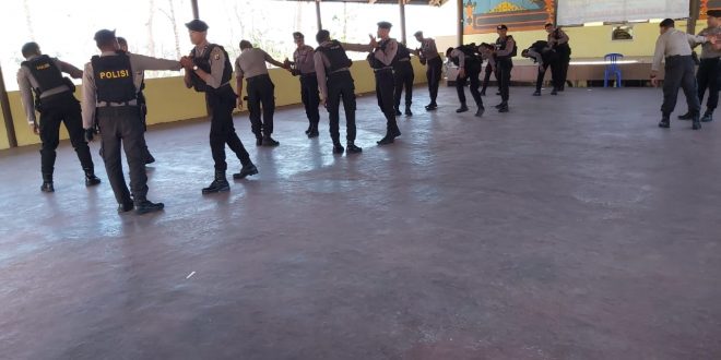 Personel Satsamapta Polres TTS Latih Beladiri Polri Untuk Tingkatkan Kemampuan