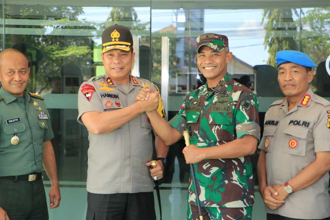 Sinergitas TNI - Polri, Kapolda NTT Kunjungi Danrem 161 Wirasakti Kupang