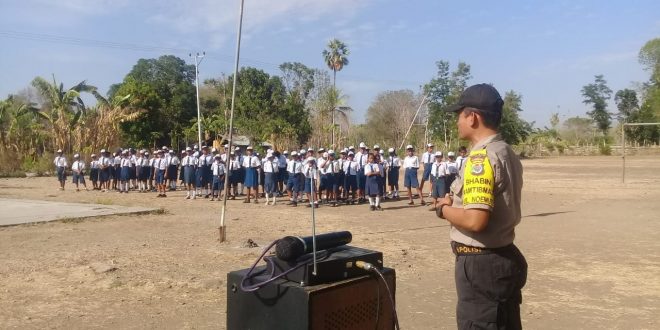 Program Police Goes To School, Bripka Husnul Berikan Sosialisasi Peraturan Tata Tertib Berlalulintas pada Anak Usia Dini