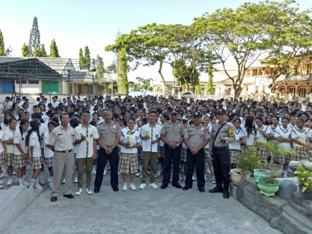 Polres Ende Laksanakan Sosialisasi Penerimaan Anggota Polri T.A.2020 Di SMK Frateran Ndao
