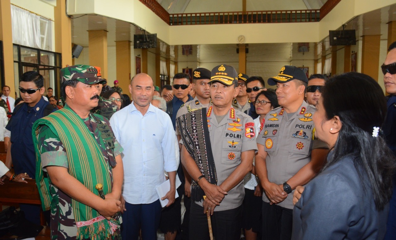 Panglima TNI dan Kapolri Melakukan Pengecekan Pos Pam dan Gereja Koinonia Kota Kupang
