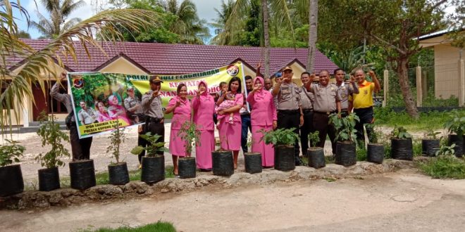 Peringati Hari Sejuta Pohon Polsek Kupang Barat Tanam 100 Pohon