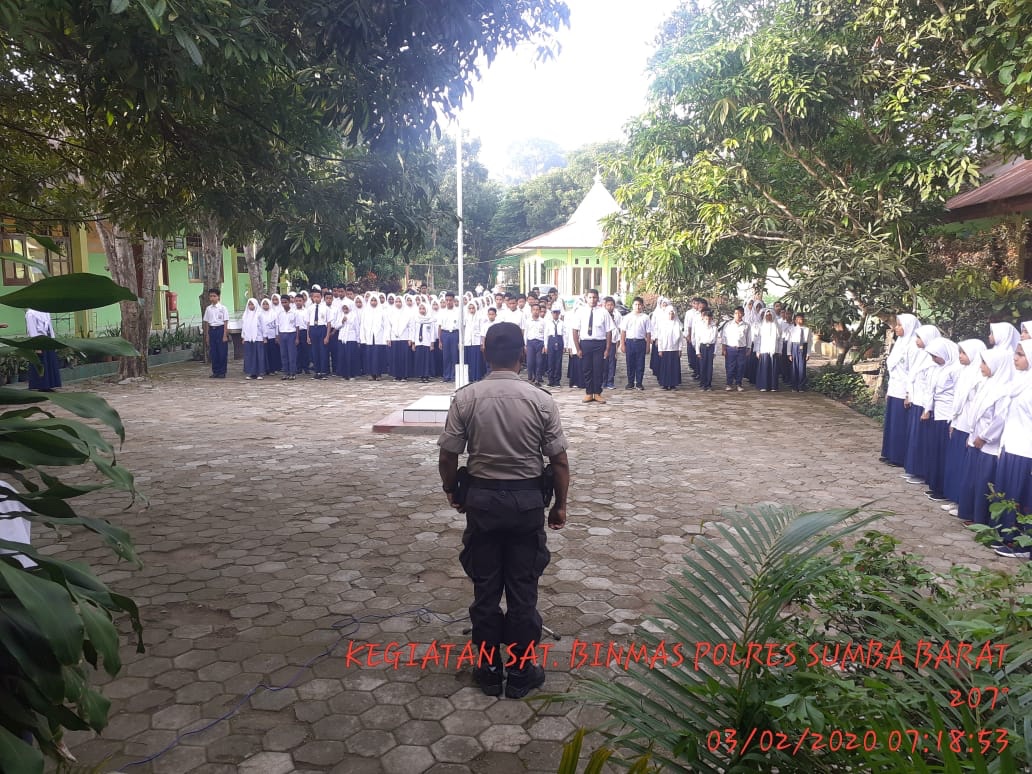 Roadshow Police Goes to School | Kabag Sumda Polres Sumba Barat Sambangi ‘Generasi Z’