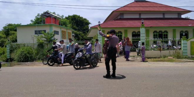 Polres Mabar Melaksanakan Pengamanan Ibadah Sholat Jumat Pada Masjid Di Labuan Bajo
