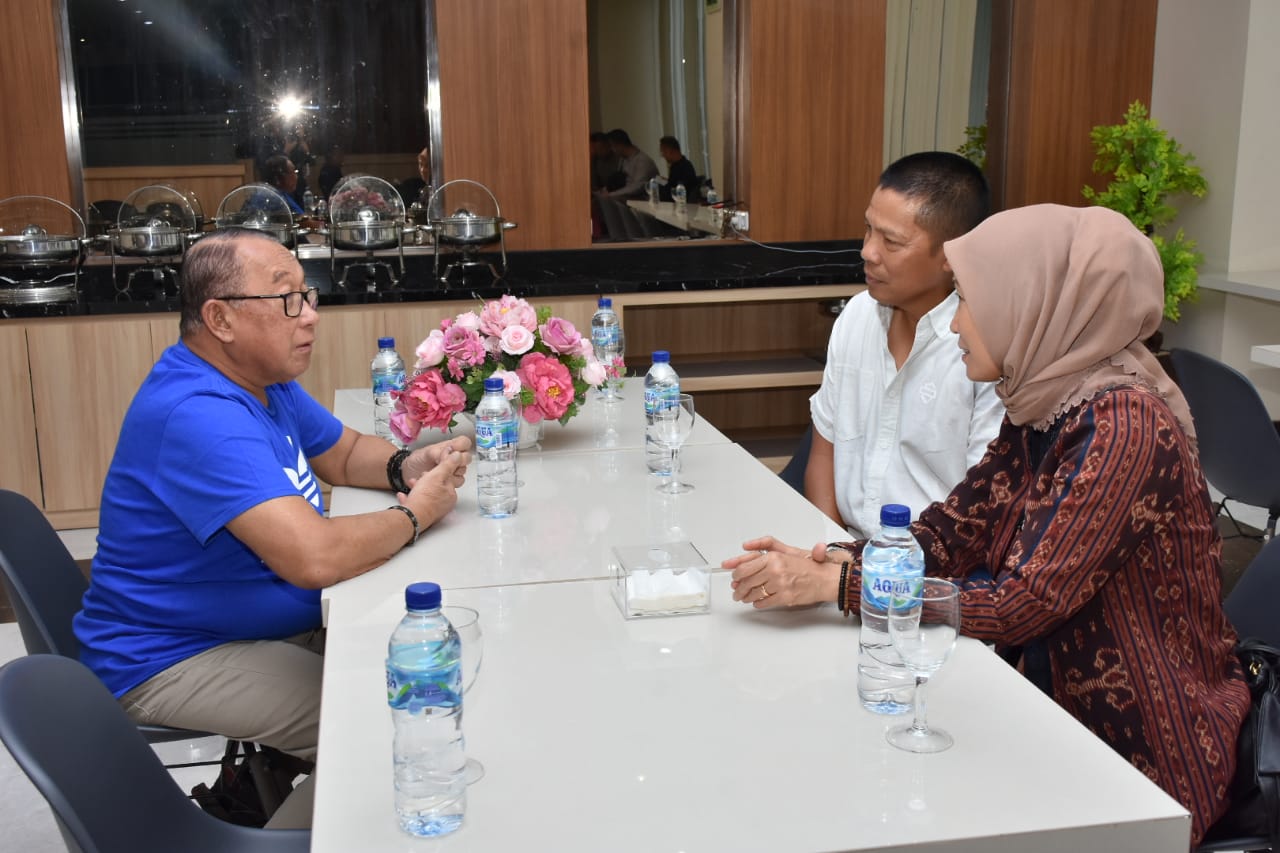 Tiba di Sikka, Kapolda NTT Silaturahmi dengan Jenderal Polisi (P) Rusman Hadi