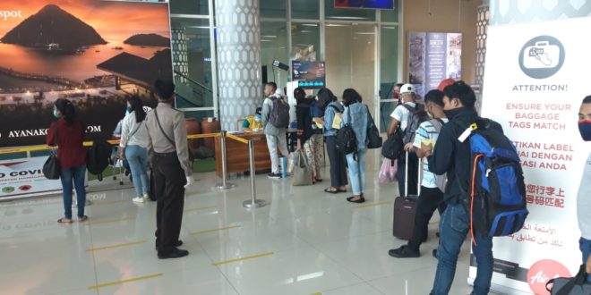 Antisipasi Corona Polisi Perketat Keamanan Di Bandara Komodo Labuan Bajo