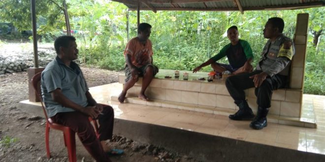 Cegah Penularan Virus Corona, Bhabinkamtibmas Kelurahan Fatukoa Berikan Himbauan Hidup Sehat